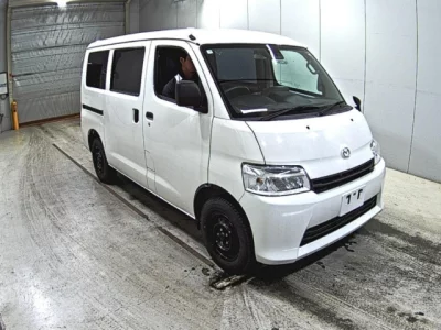 Mazda BONGO VAN  с аукциона в Японии