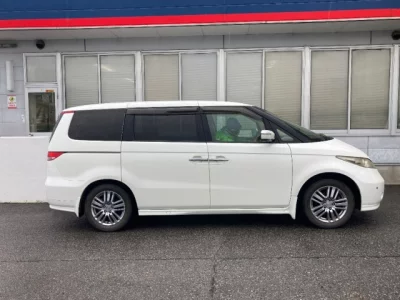 Honda ELYSION  с аукциона в Японии