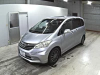 Honda FREED лот № 2280 оценка 4  с аукциона в Японии 3