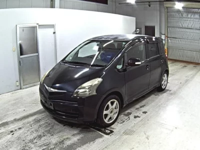 Toyota RACTIS  с аукциона в Японии