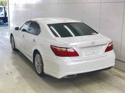 Lexus LS