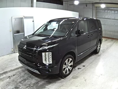 Mitsubishi DELICA D5