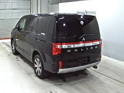 Mitsubishi DELICA D5