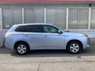 Mitsubishi OUTLANDER PHEV