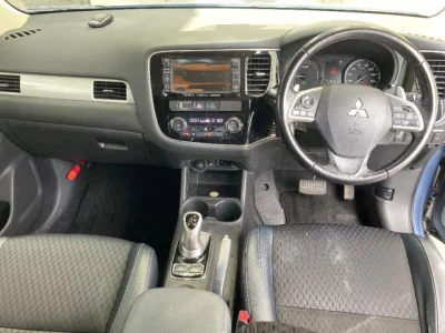 Mitsubishi OUTLANDER PHEV