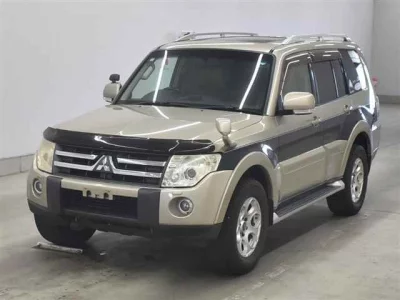 Mitsubishi PAJERO