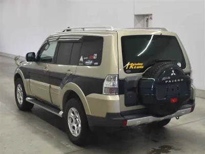 Mitsubishi PAJERO