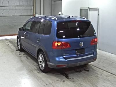 Volkswagen GOLF TOURAN  с аукциона в Японии