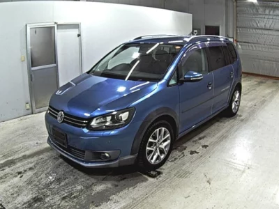 Volkswagen GOLF TOURAN  с аукциона в Японии