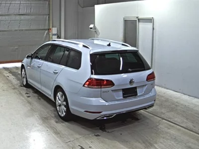 Volkswagen GOLF VARIANT