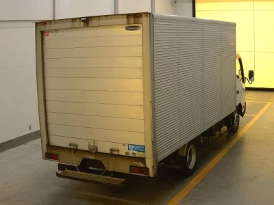 Toyota DYNA  с аукциона в Японии