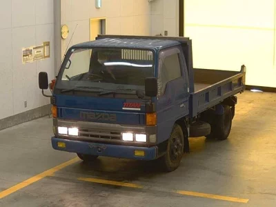 Mazda TITAN  с аукциона в Японии