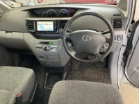 Toyota VOXY лот № 2255 оценка 3.5  с аукциона в Японии 4