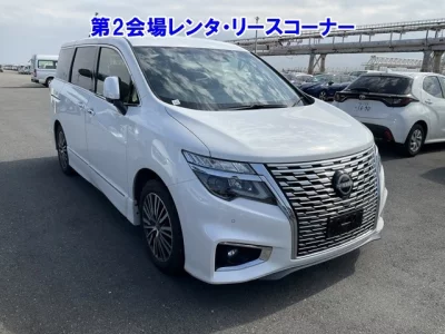 Nissan ELGRAND  с аукциона в Японии