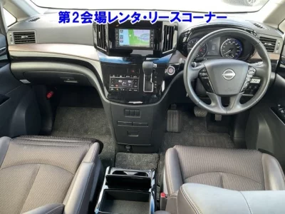 Nissan ELGRAND  с аукциона в Японии