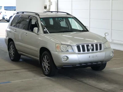 Toyota KLUGER  с аукциона в Японии