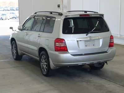 Toyota KLUGER  с аукциона в Японии