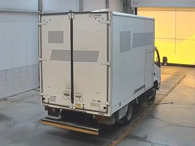 Toyota DYNA  с аукциона в Японии