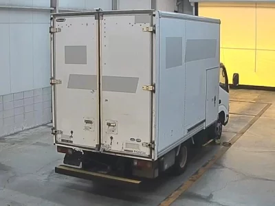 Toyota DYNA  с аукциона в Японии