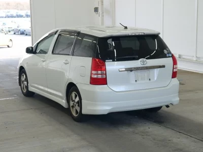 Toyota WISH  с аукциона в Японии