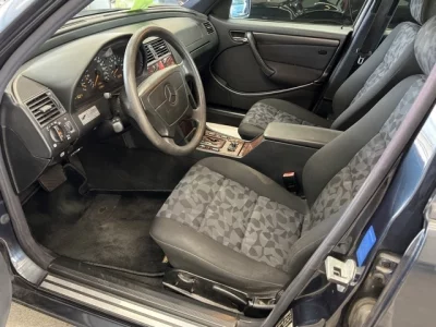 Mercedes-Benz C CLASS  с аукциона в Японии