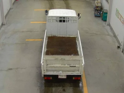 Toyota DYNA  с аукциона в Японии