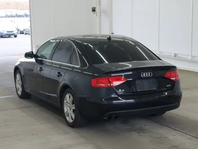 Audi A4  с аукциона в Японии