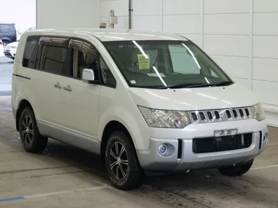 Mitsubishi DELICA D5