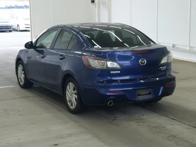 Mazda AXELA  с аукциона в Японии