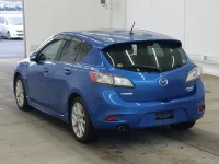 Mazda AXELA лот № 2680 оценка 4  с аукциона в Японии 1