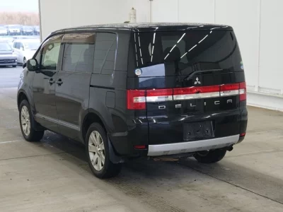 Mitsubishi DELICA D5