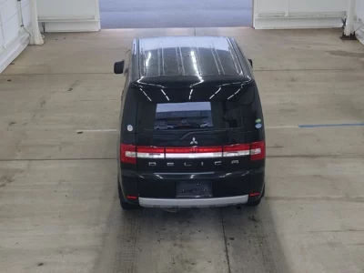 Mitsubishi DELICA D5