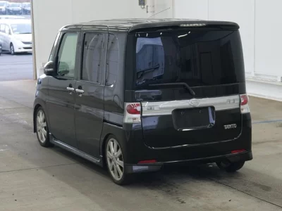 Daihatsu TANTO  с аукциона в Японии
