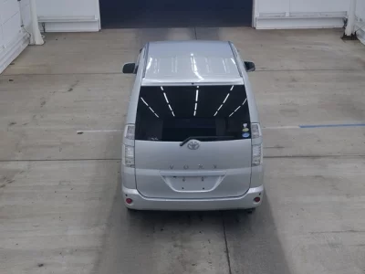 Toyota VOXY  с аукциона в Японии