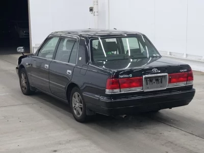 Toyota CROWN COMFORT  с аукциона в Японии