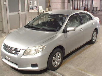 Toyota COROLLA AXIO  с аукциона в Японии