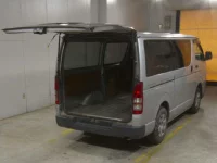 Toyota HIACE VAN лот № 4702 оценка 3  с аукциона в Японии 4