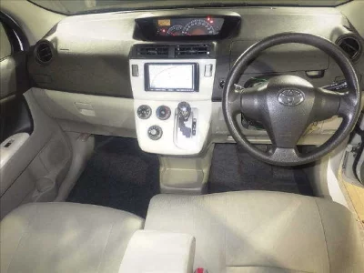 Toyota Passo Sette