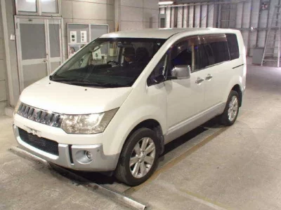 Mitsubishi Delica D:5