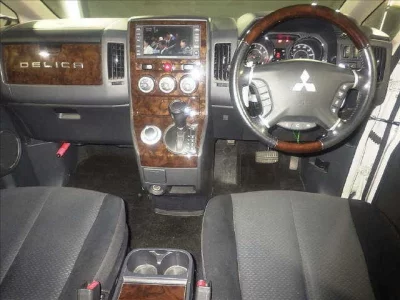 Mitsubishi Delica D:5