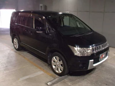 Mitsubishi Delica D:5