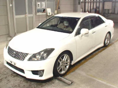 Toyota CROWN  с аукциона в Японии