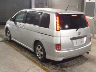 Toyota ISIS