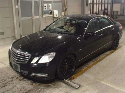 Mercedes-Benz E CLASS  с аукциона в Японии