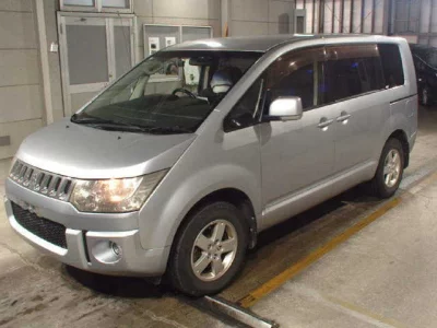 Mitsubishi DELICA D5  с аукциона в Японии