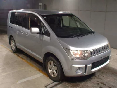 Mitsubishi DELICA D5  с аукциона в Японии