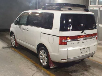 Mitsubishi Delica D:5