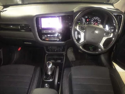 Mitsubishi OUTLANDER PHEV