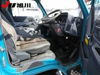 Toyota DYNA лот № 4301 оценка 3  с аукциона в Японии 2