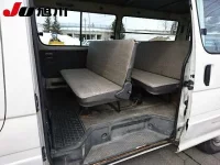 Toyota HIACE VAN лот № 4302 оценка -  с аукциона в Японии 3